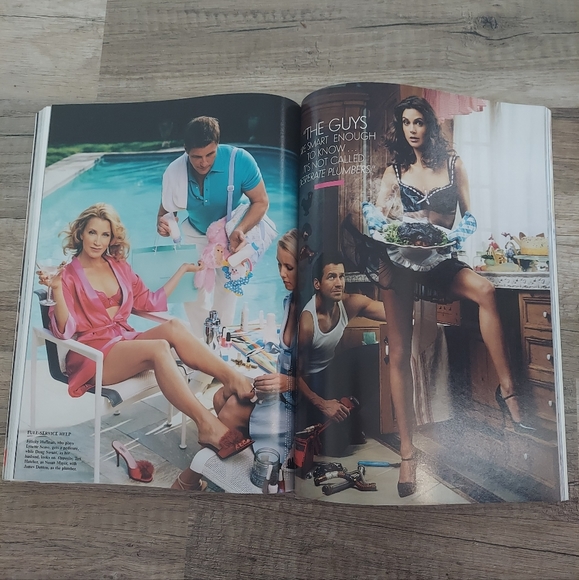 May 2005 Vanity Fair Magazine Desperate Housewives Cover - Picture 10 of 15